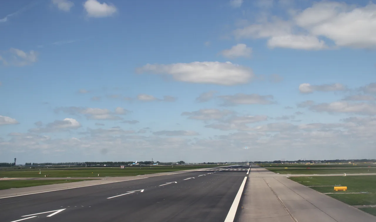 Schiphol testa desde maio o primeiro TaxiBot elétrico do mundo