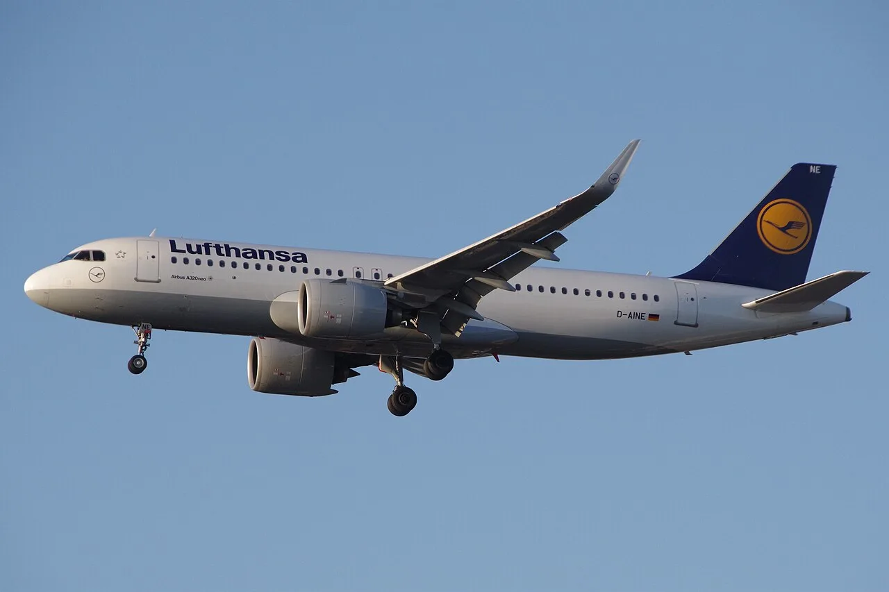 Lufthansa e Air Dolomiti sospendono quattro rotte europee dall'inverno