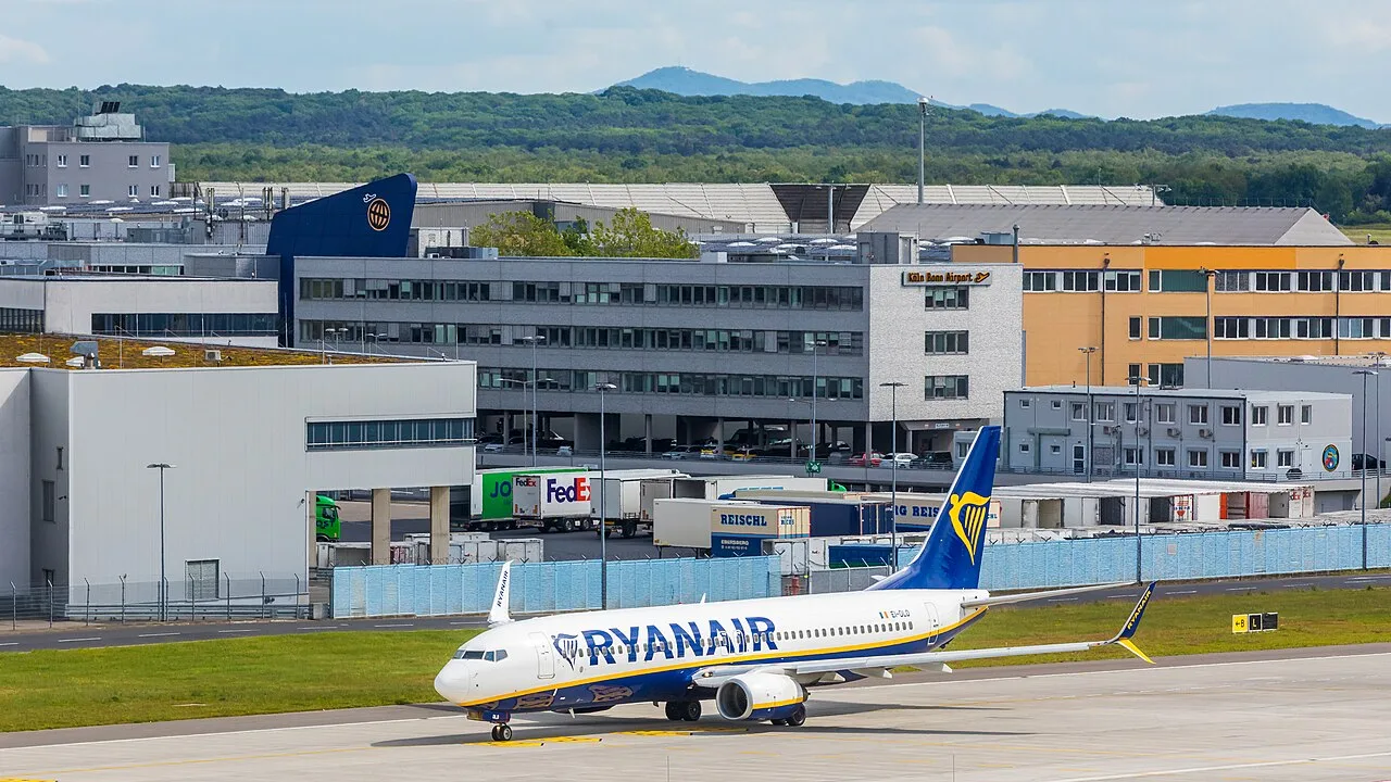 Ryanair verstärkt Birmingham mit neuntem Flugzeug und fünf neuen Strecken