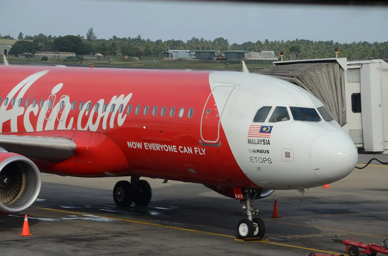 AirAsia objednala 150 letadel Airbus A220-300